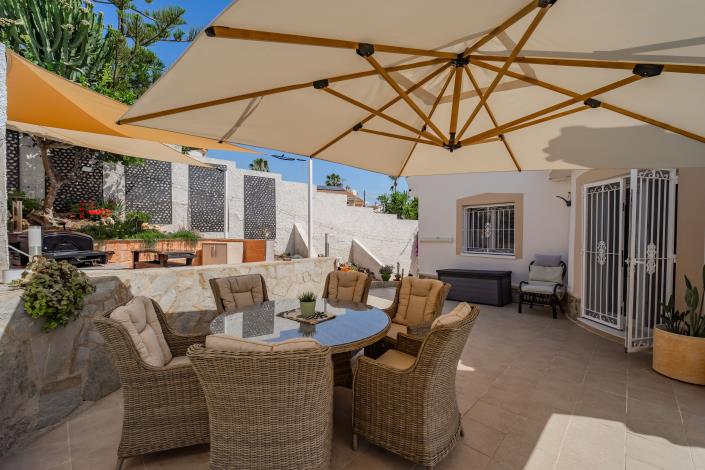Image No.26-4 Bed Villa / Detached for sale