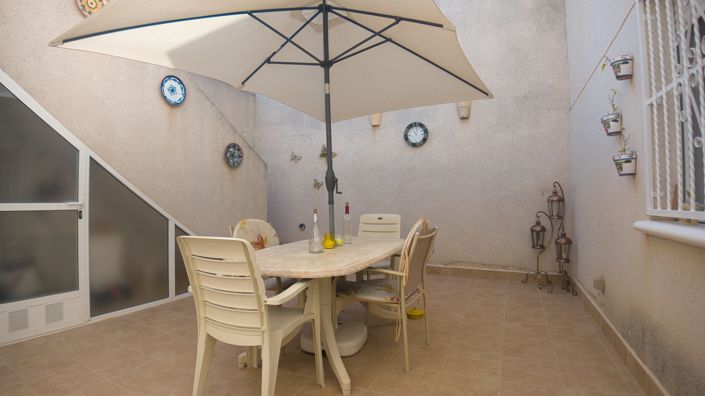 Image No.25-2 Bed Villa for sale