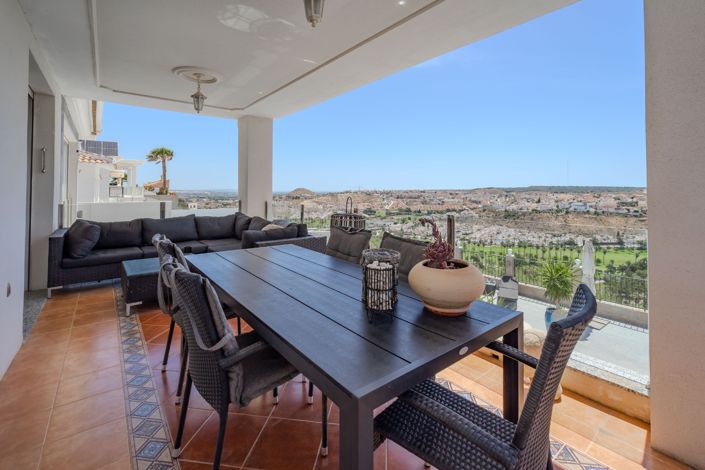 Image No.17-5 Bed Villa / Detached for sale