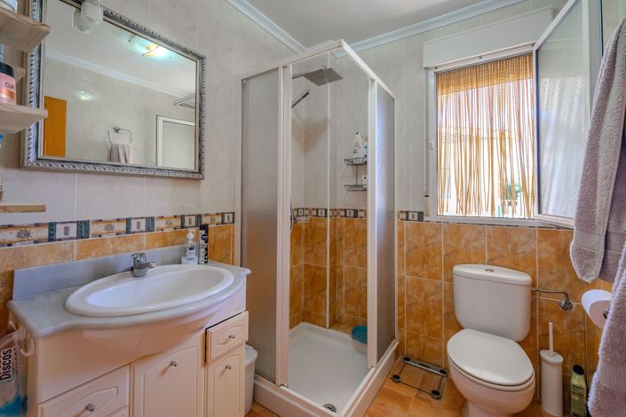 Image No.23-5 Bed Villa / Detached for sale