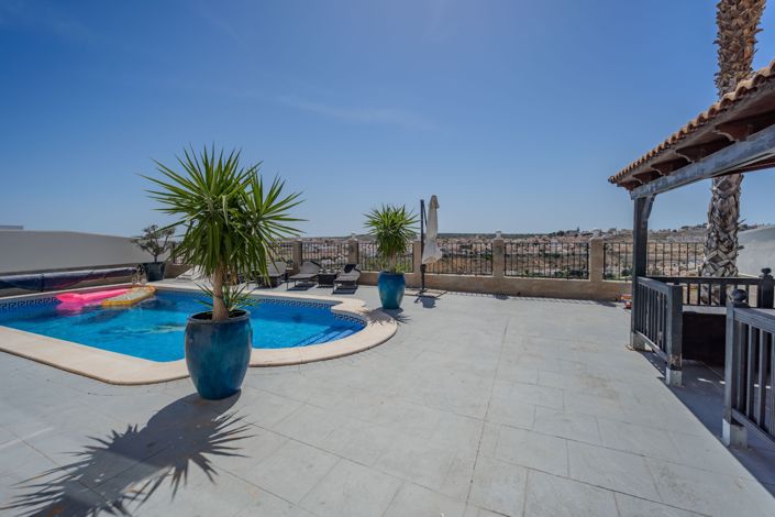 Image No.30-5 Bed Villa / Detached for sale