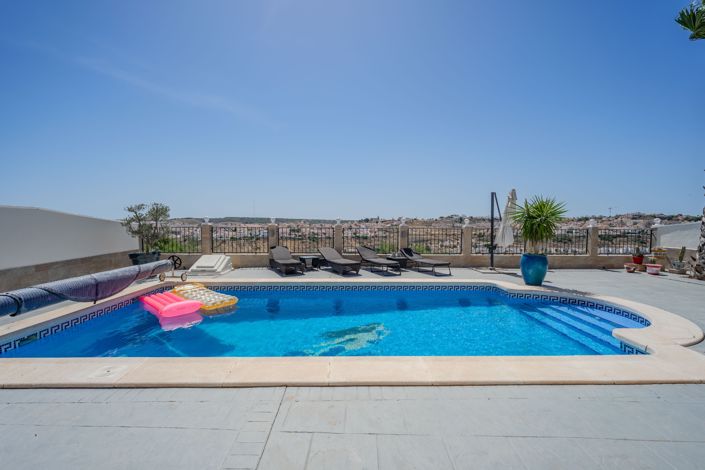 Image No.44-5 Bed Villa / Detached for sale