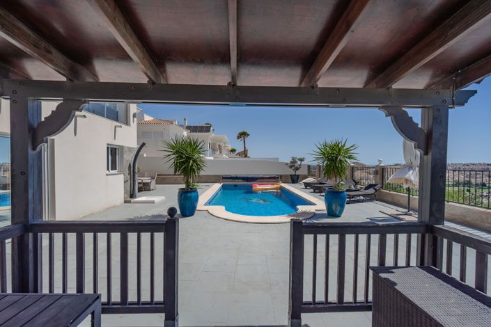 Image No.45-5 Bed Villa / Detached for sale