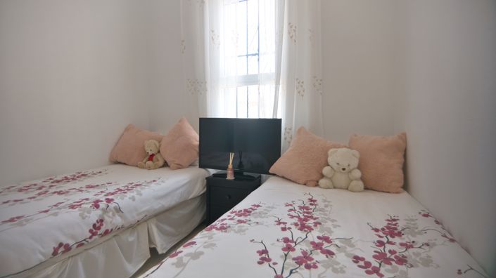 Image No.17-2 Bed Property for sale