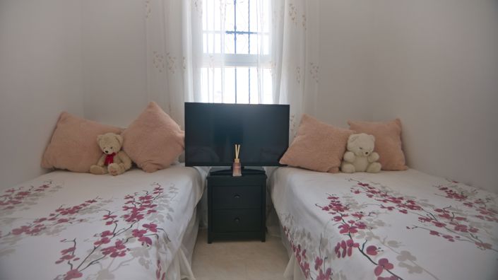 Image No.18-2 Bed Property for sale