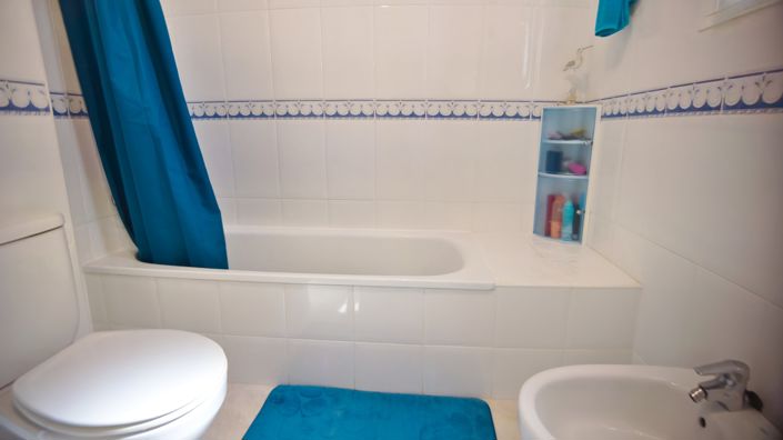 Image No.20-2 Bed Property for sale