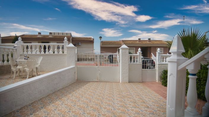 Image No.25-2 Bed Property for sale