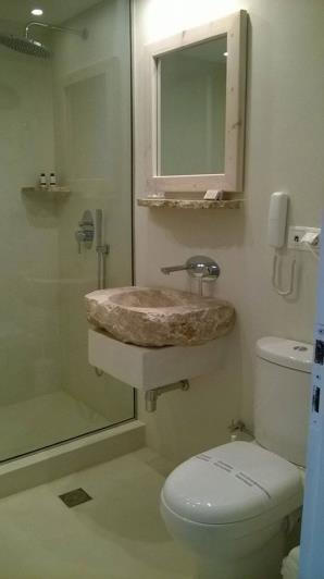 Image No.12-Un hôtel de 18 chambres à vendre à Samos