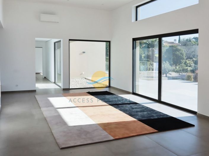 Image No.11-4 Bed House for sale