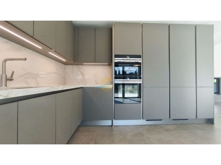 Image No.17-4 Bed House for sale