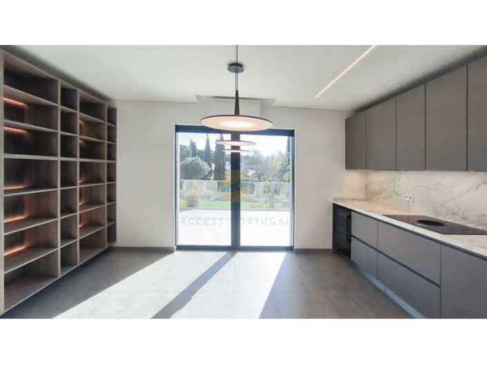 Image No.18-4 Bed House for sale