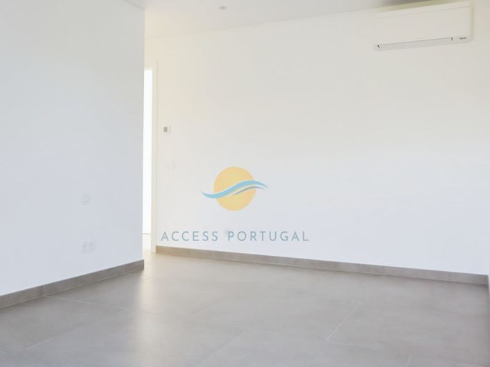 Image No.22-4 Bed House for sale