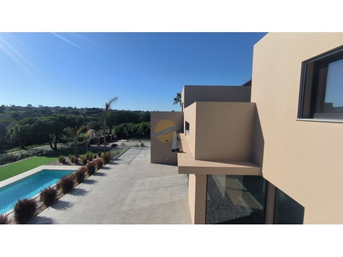 Image No.36-4 Bed House for sale