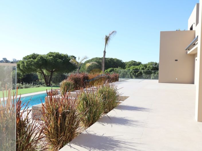 Image No.6-4 Bed House for sale