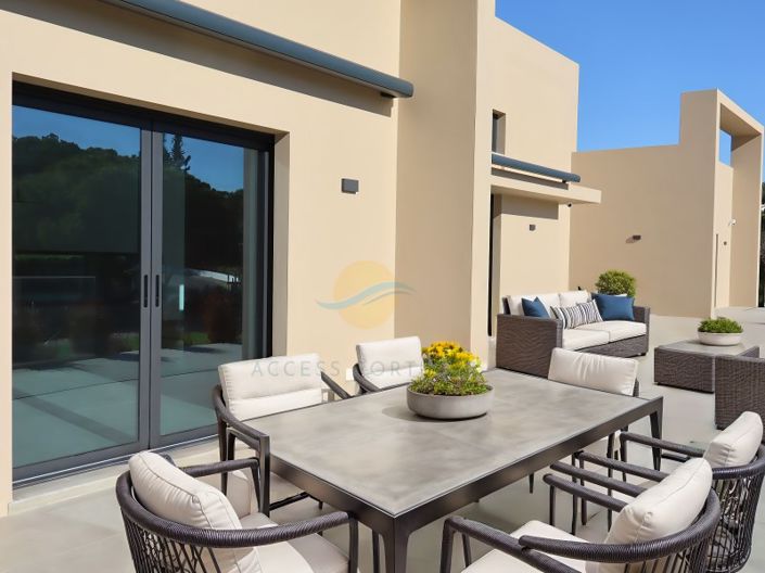 Image No.9-4 Bed House for sale