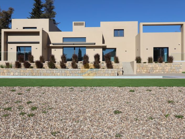 Image No.1-4 Bed House for sale