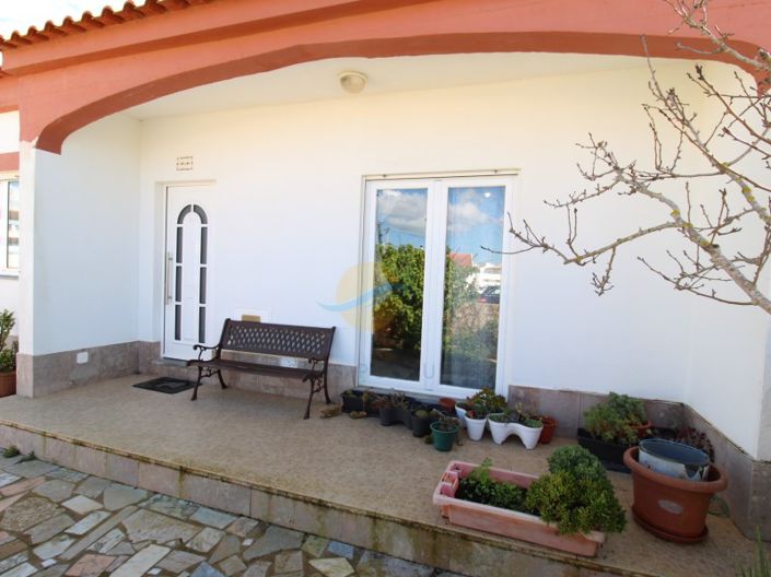 Image No.1-3 Bed House for sale