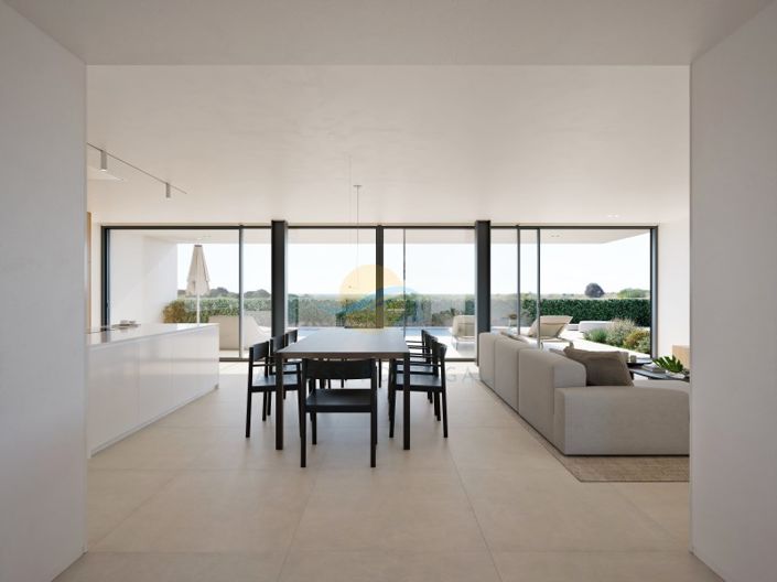 Image No.8-4 Bed House for sale