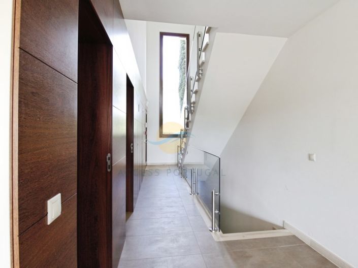 Image No.11-2 Bed House for sale