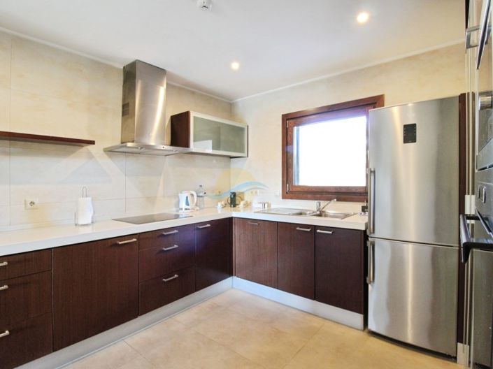 Image No.7-2 Bed House for sale