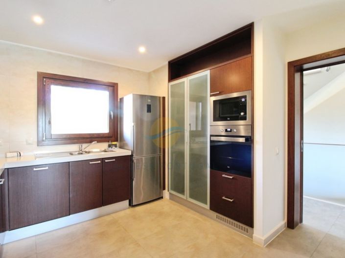 Image No.8-2 Bed House for sale