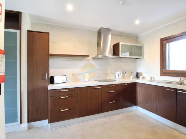 Image No.9-2 Bed House for sale