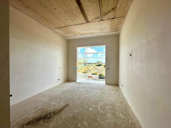 Image No.9-3 Bed Apartment for sale