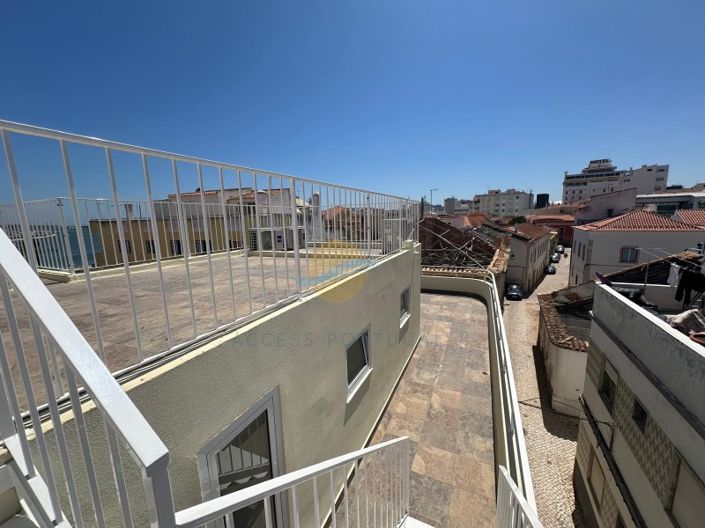 Image No.17-4 Bed House for sale