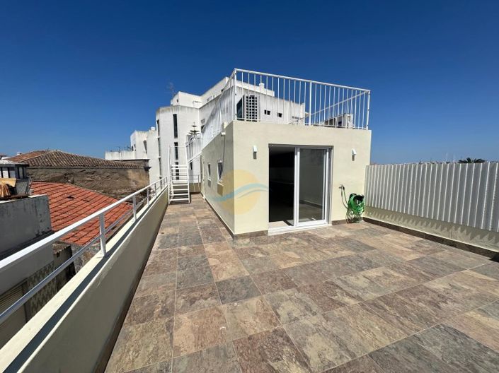 Image No.2-4 Bed House for sale