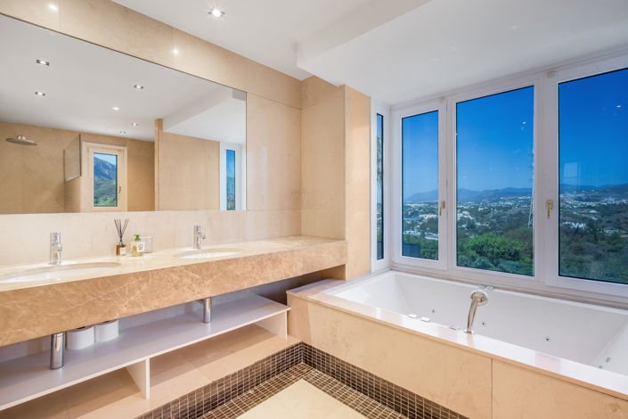 Image No.13-5 Bed Villa for sale