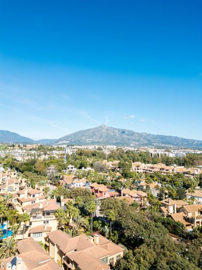 Image No.26-3 Bed Property for sale