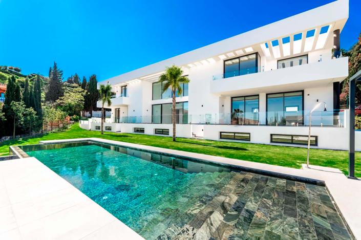 Image No.1-6 Bed Villa for sale