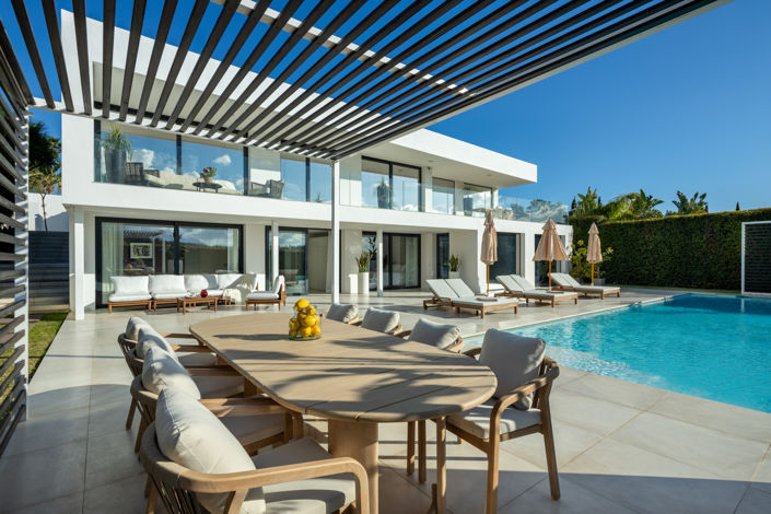 Image No.1-6 Bed Villa for sale