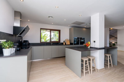 b98le8d7m9k3degpefzhs0lif8u4xzvzhwxtmggyekxx9