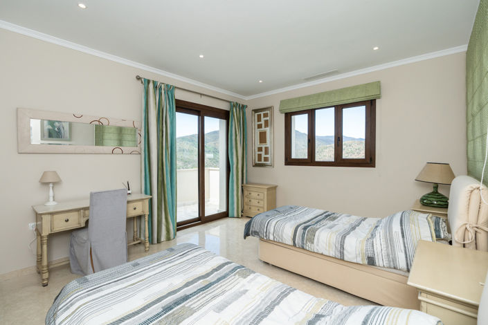 Image No.15-6 Bed Villa for sale