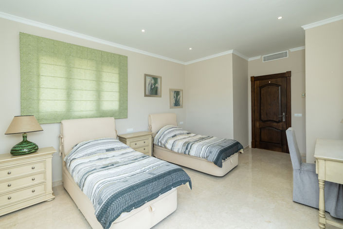 Image No.16-6 Bed Villa for sale