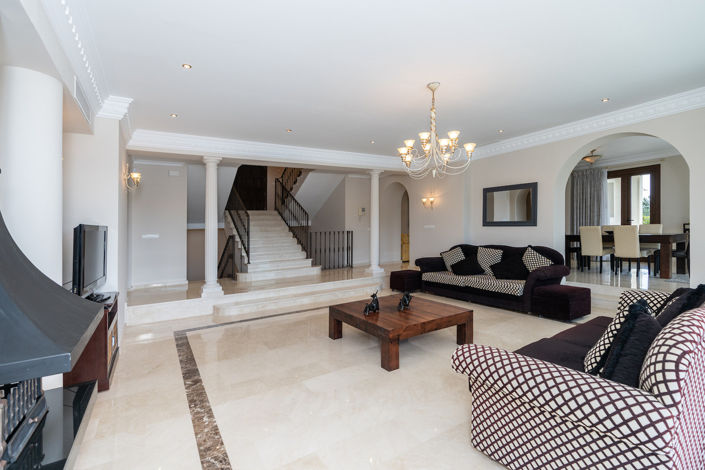 Image No.2-6 Bed Villa for sale