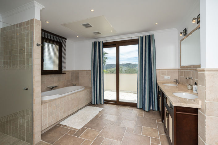 Image No.9-6 Bed Villa for sale