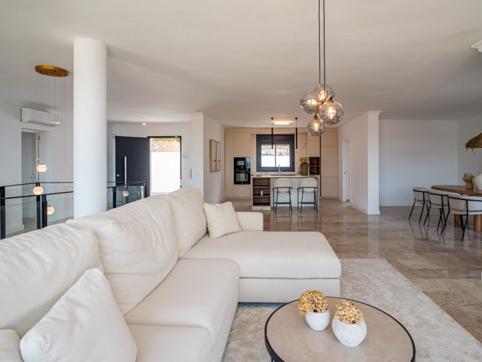 Image No.2-4 Bed Villa for sale