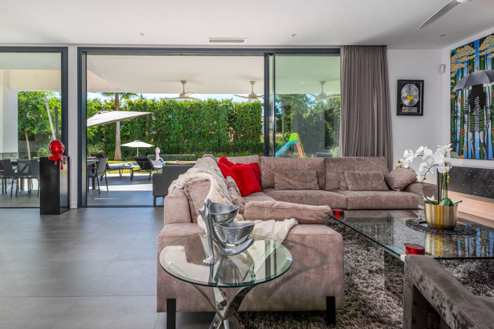 Image No.2-Villa de 4 chambres à vendre à Estepona