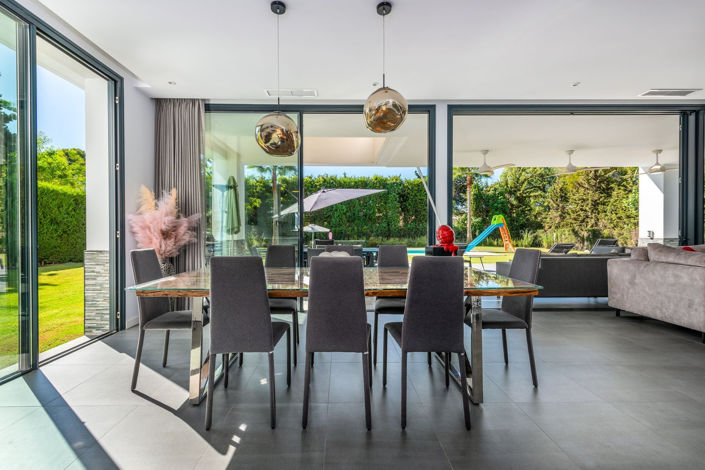 Image No.7-Villa de 4 chambres à vendre à Estepona