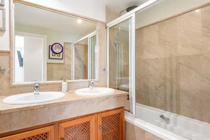 Image No.12-3 Bed Apartment for sale