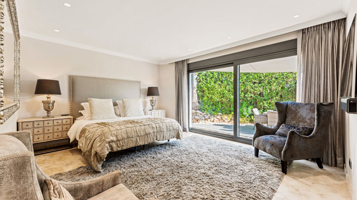 Image No.10-5 Bed Villa for sale