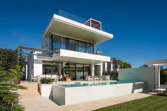 Image No.1-7 Bed Villa for sale