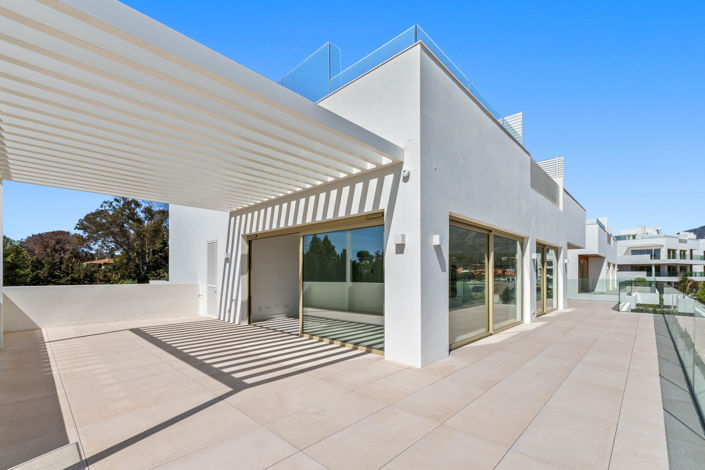 Image No.12-3 Bed Property for sale