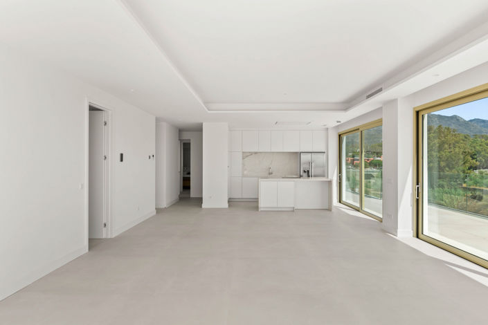 Image No.6-3 Bed Property for sale