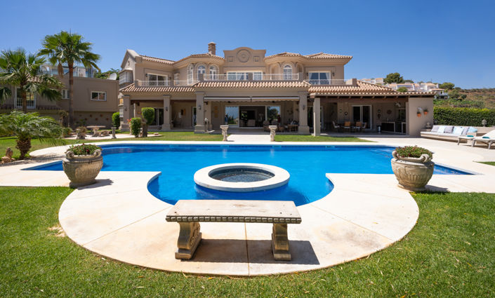 Image No.1-7 Bed Villa for sale