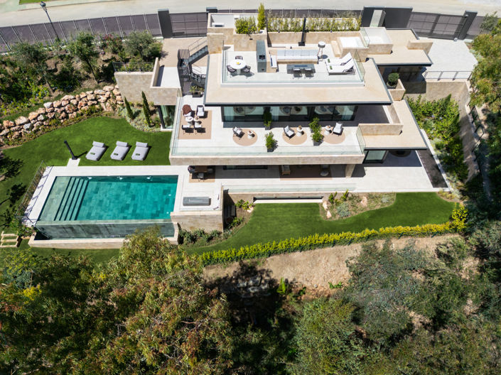 Image No.1-6 Bed Villa for sale