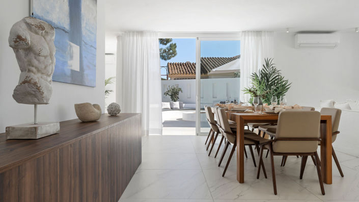 Image No.9-5 Bed Villa for sale