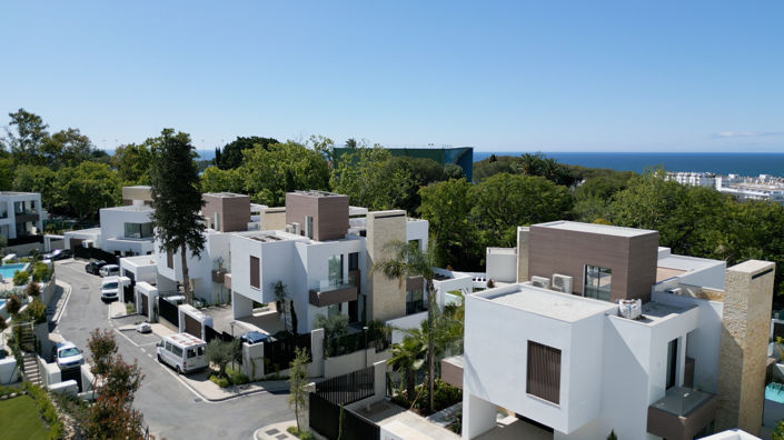 Image No.1-4 Bed Villa for sale